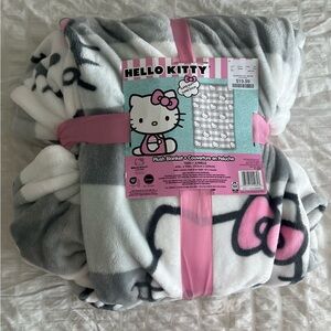 HELLO KITTY BLANKET
